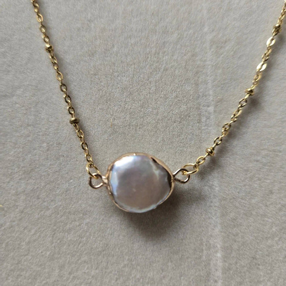 Baroque Necklace Stainless and gold plated Baroque.